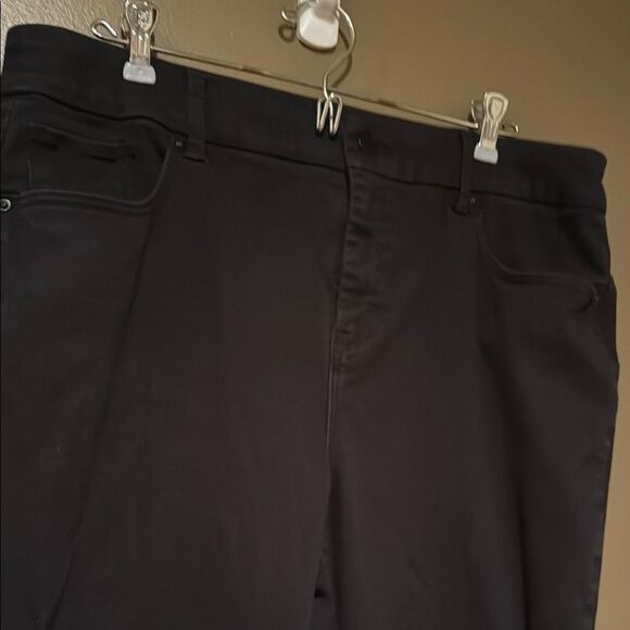 Chico’s Girlfriend Straight Leg  Classic Black Pants Size 12 Short So Slimming - Picture 2 of 7